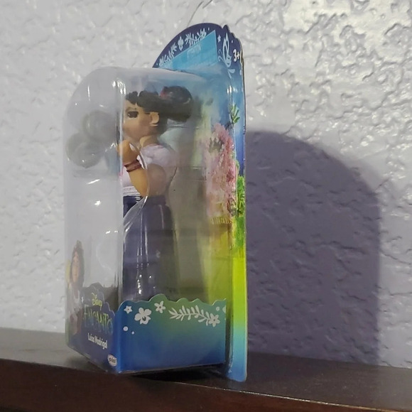 Disney Encanto Luisa Madrigal 3" Figure Doll Toy - Picture 3 of 6